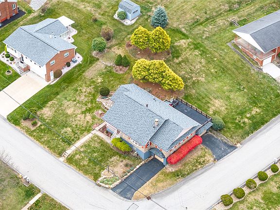 3rd image of 125 Beechwood Dr
