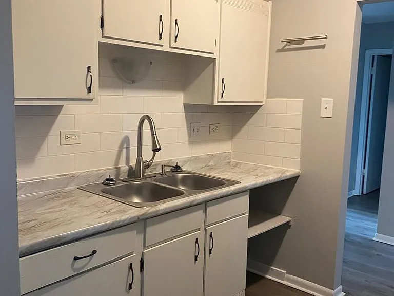 14315 S Pennsylvania Ave — Photo 13