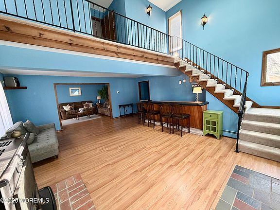 3rd image of 411 Woodland Ave