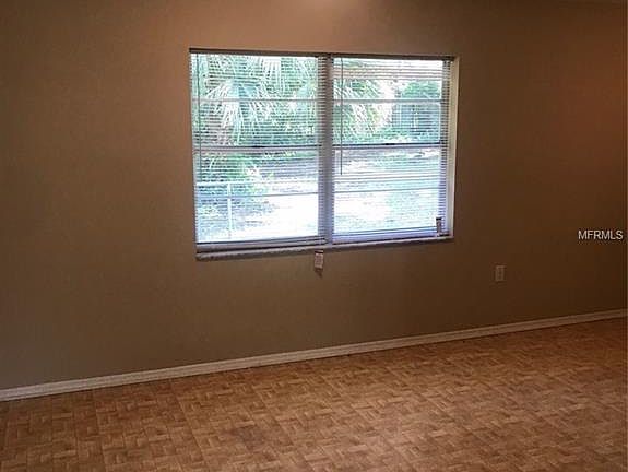 3rd image of 868 Valencia Ave