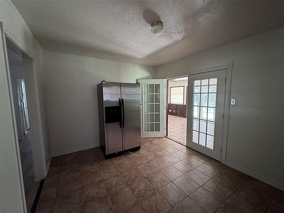 5th image of 290 Clemmons St