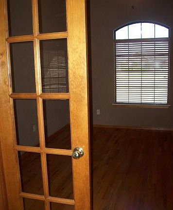 4th image of 891 Fawn Creek Ct NE