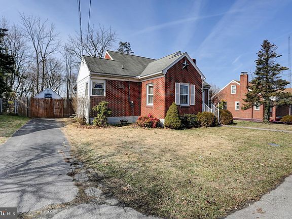 2nd image of 11010 Decker Ave