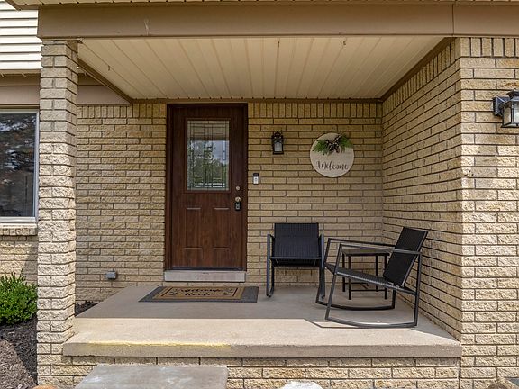 2nd image of 2455 Berwick Dr