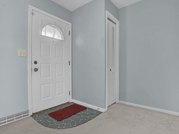 4th image of 224 Indianhead Dr