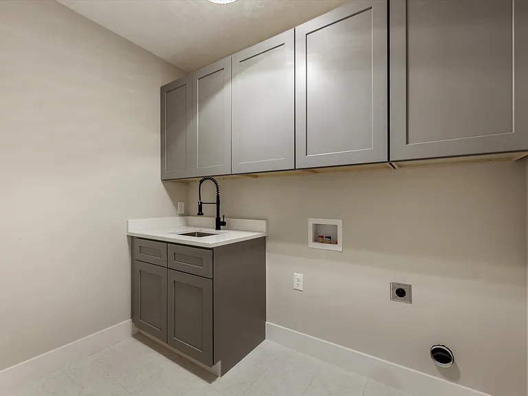 378 Signet Ln — Photo 8