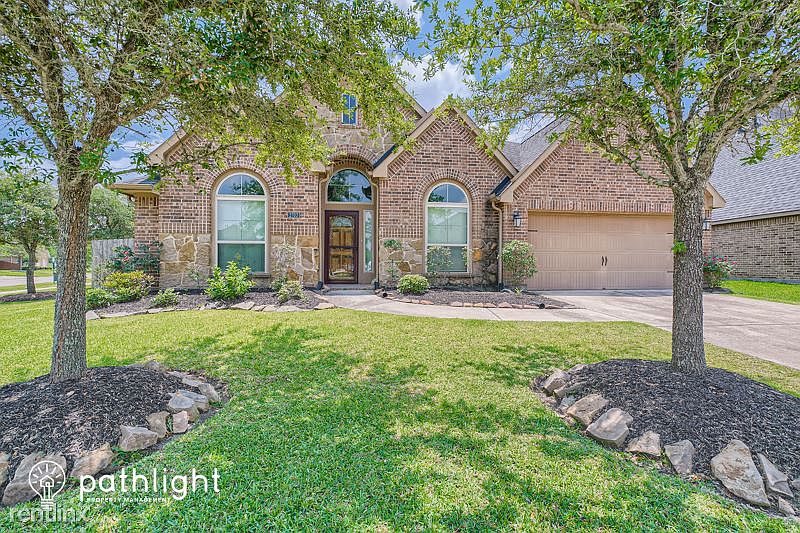1st image of 2703 Park Oak Ct
