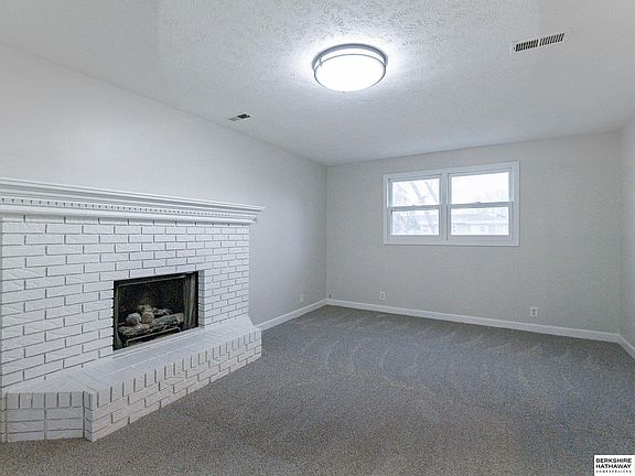 5th image of 15825 Blackwell Dr
