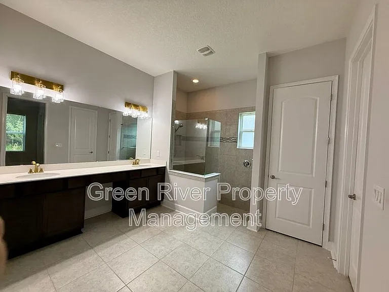 1818 Sandy Creek Pkwy — Photo 35
