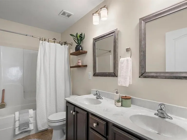 7319 Vicenzo Dr — Photo 11