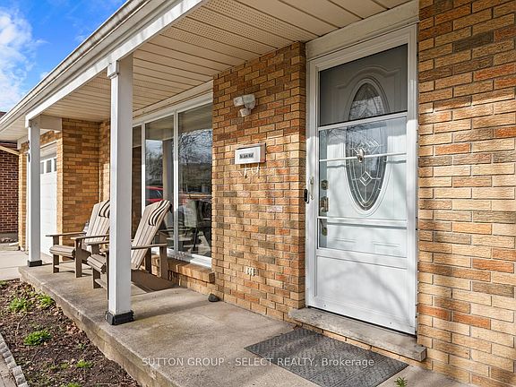3rd image of 20 Lochern Rd