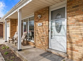 20 Lochern Rd, London, ON N5Z 4L6