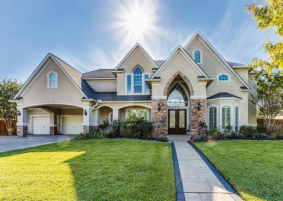 1st image of 13914 Winding Springs Dr