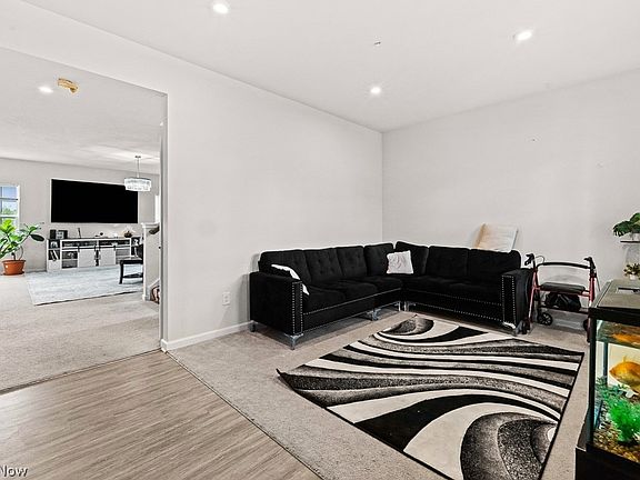 4th image of 1628 Duncan Way