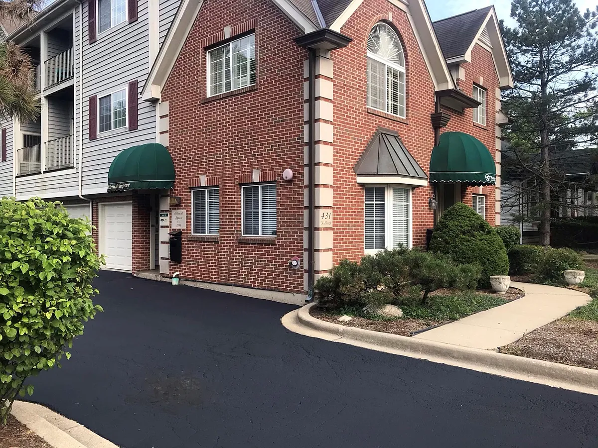 Photo 2 of 30 - 431 Hough St #100 - Barrington, IL Entry to Suite 100 to the right with private entry. - 431 Hough St #100