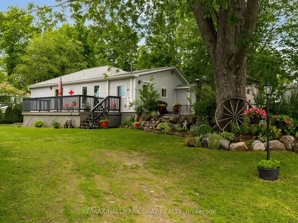 25 Railway St, Georgian Bay, ON P0C 1H0