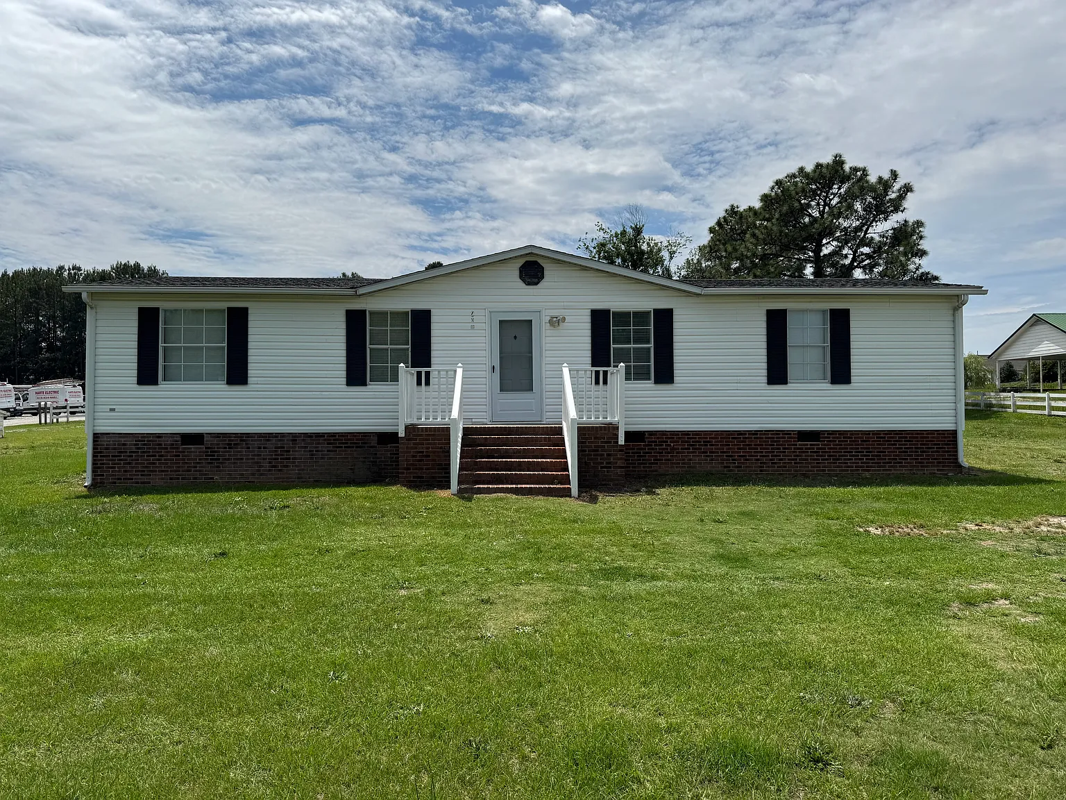 3 bed, 1272 sqft, $1,700 — Photo 1