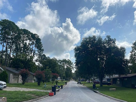 5th image of 2542 NW 54th Blvd