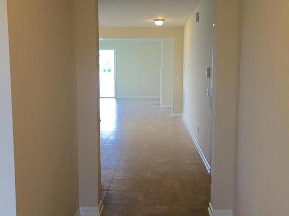 4 Foyer