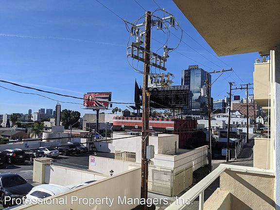 3rd image of 1114 N Clark St #9