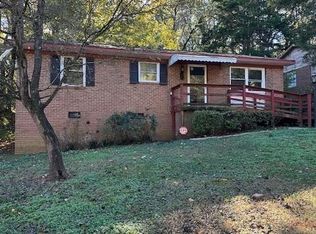 1942 Longleaf Dr, Charlotte, NC 28210