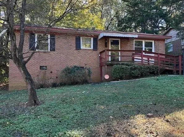 1942 Longleaf Dr, Charlotte, NC 28210