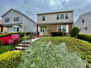 2111 154th St #1, Whitestone, NY 11357