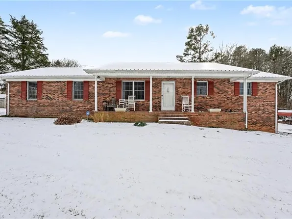 3369 Frye Bridge Rd, Clemmons, NC 27012