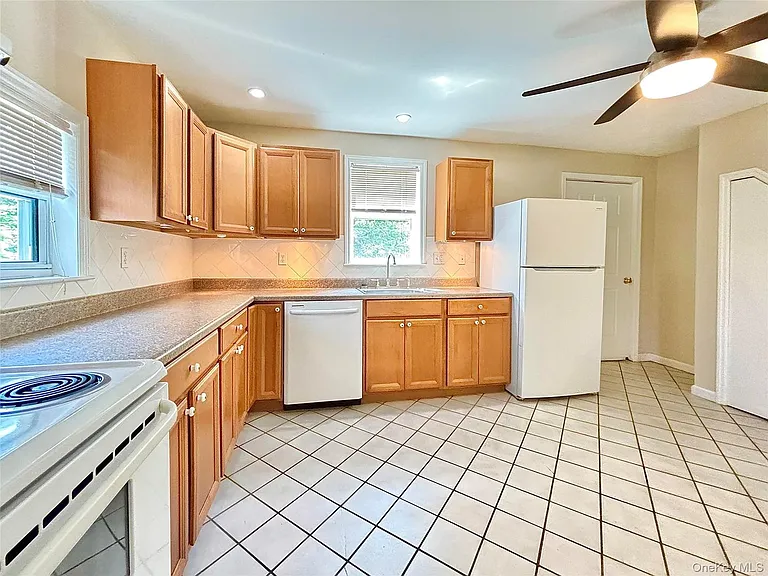 30 Oak St #1 — Photo 13