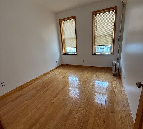 2nd image of 1016 62nd St Floor 1