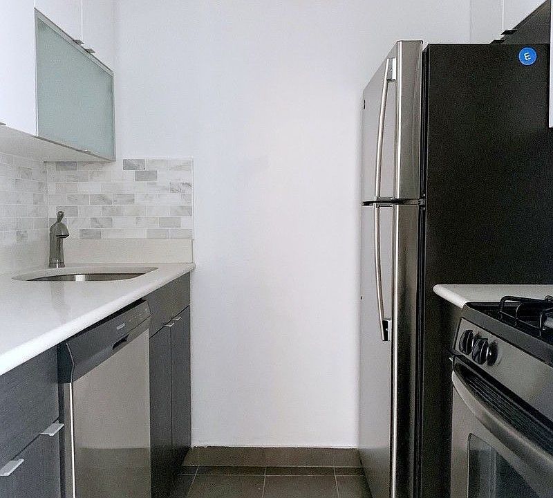 2nd image of 200 E 33rd St APT 10F