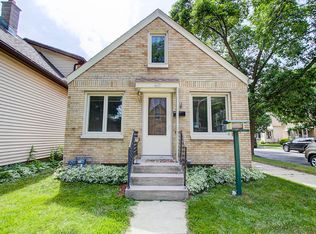 457 N 40th St, Milwaukee, WI 53208