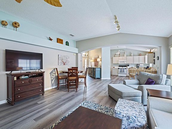 5th image of 901 San Benito Ln