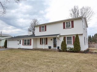 492 Shorecliff Dr, Rochester, NY 14612