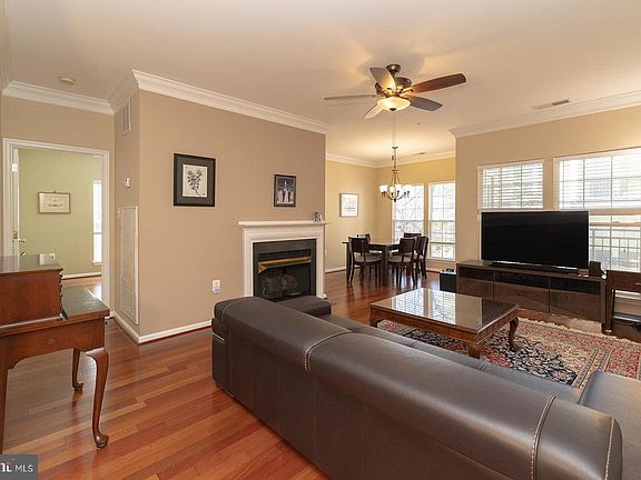 5th image of 4138 Fountainside Ln Unit 201