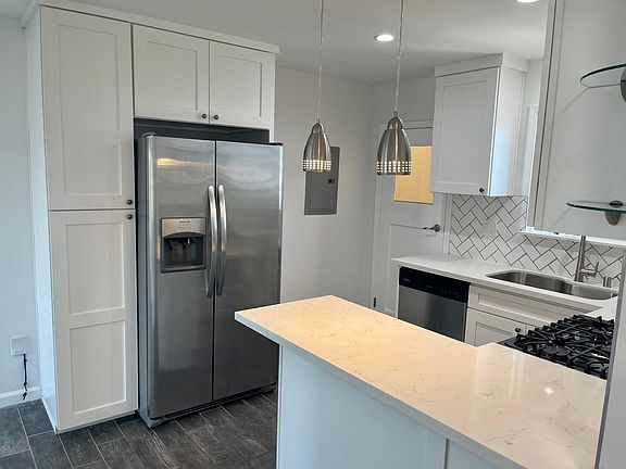 3rd image of 3843 1/2 Revere Ave #1/2