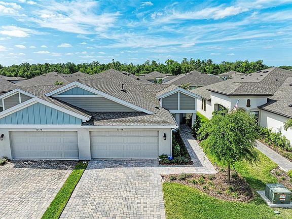 3rd image of 12419 Oak Hill Way