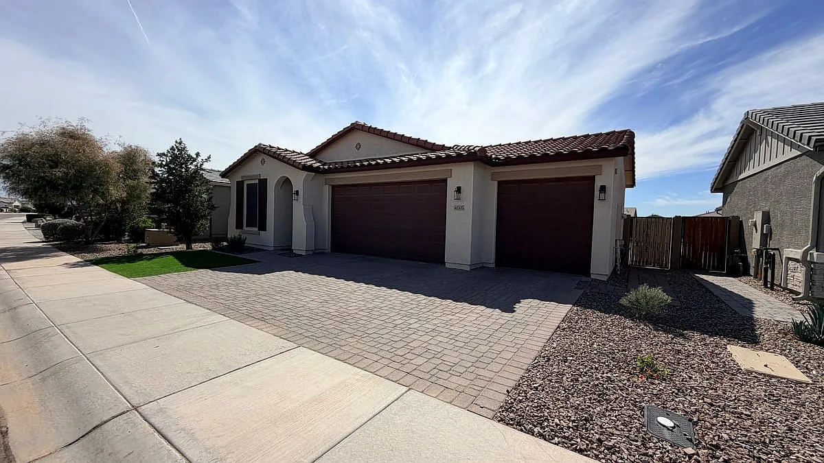 40505 West Agave Road — Photo 2