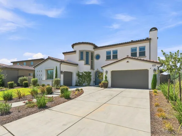 1050 Treasure Hills Dr, Madera, CA 93636