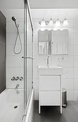 Rented by SERHANT. | media 9