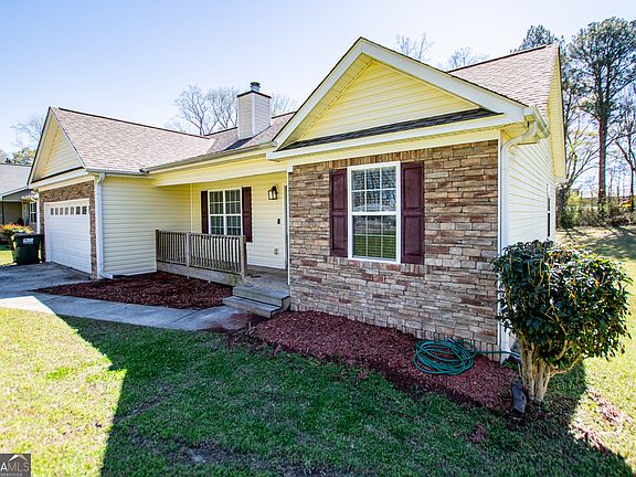 2nd image of 365 Rainey Rd