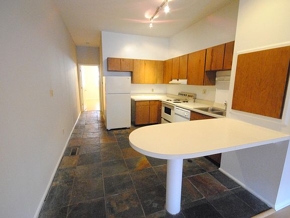 3rd image of 1007 Allen Ave #A
