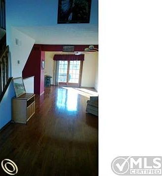Living Room.jpg
