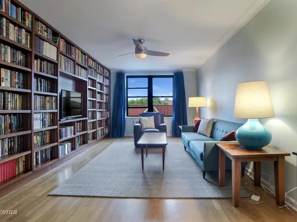 110 Ocean Pkwy APT 4G, Brooklyn, NY 11218