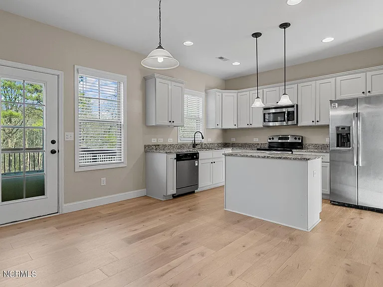 204 Sandy Springs Rd — Photo 10