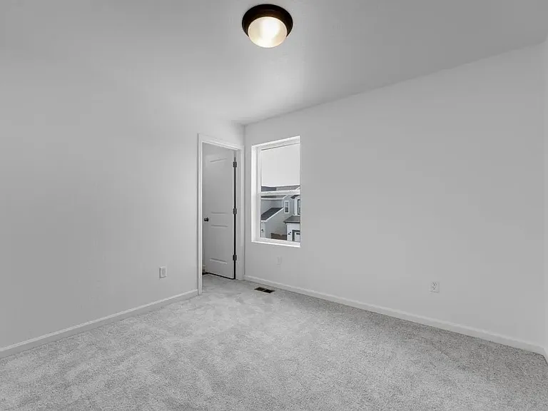 1177 Prospect Aly — Photo 11
