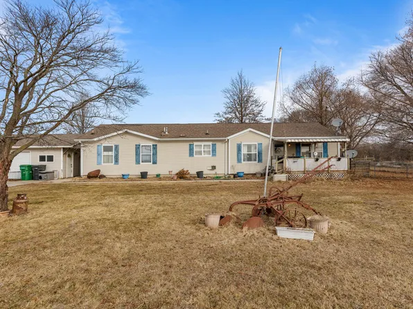 17471 Lakeshore Rd, Weldon, IL 61882