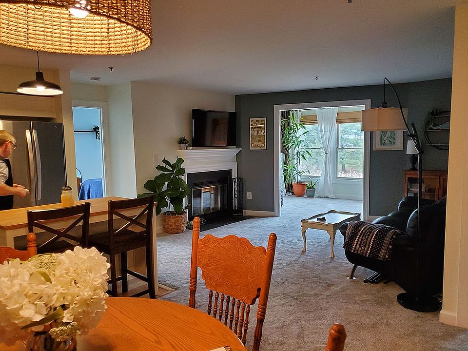 1st image of 904 Martell Ct APT F