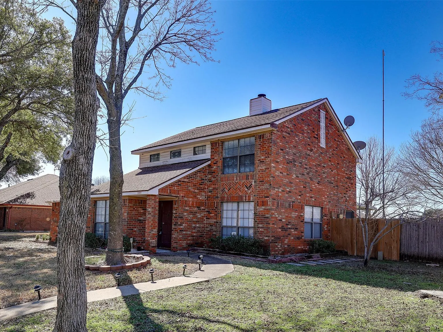 3 bed, 2.5 bath, 1769 sqft, $2,250 — Photo 2