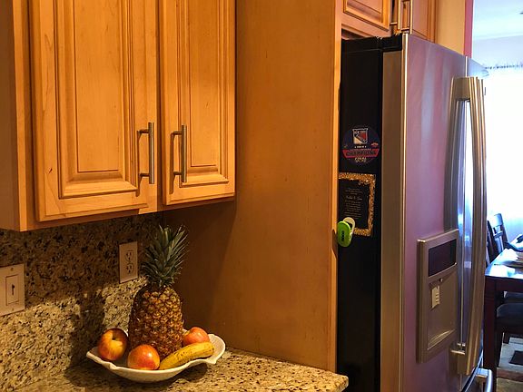 4th image of 340 Central Park Ave APT A5